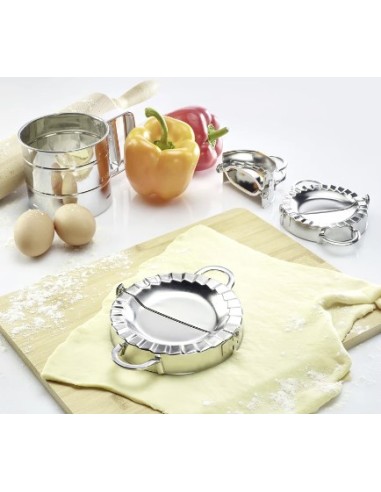 UTENSILI CUCINA: vendita online STAMPO RAVIOLI ACCIAIO 12CM MARIA 040484 in offerta