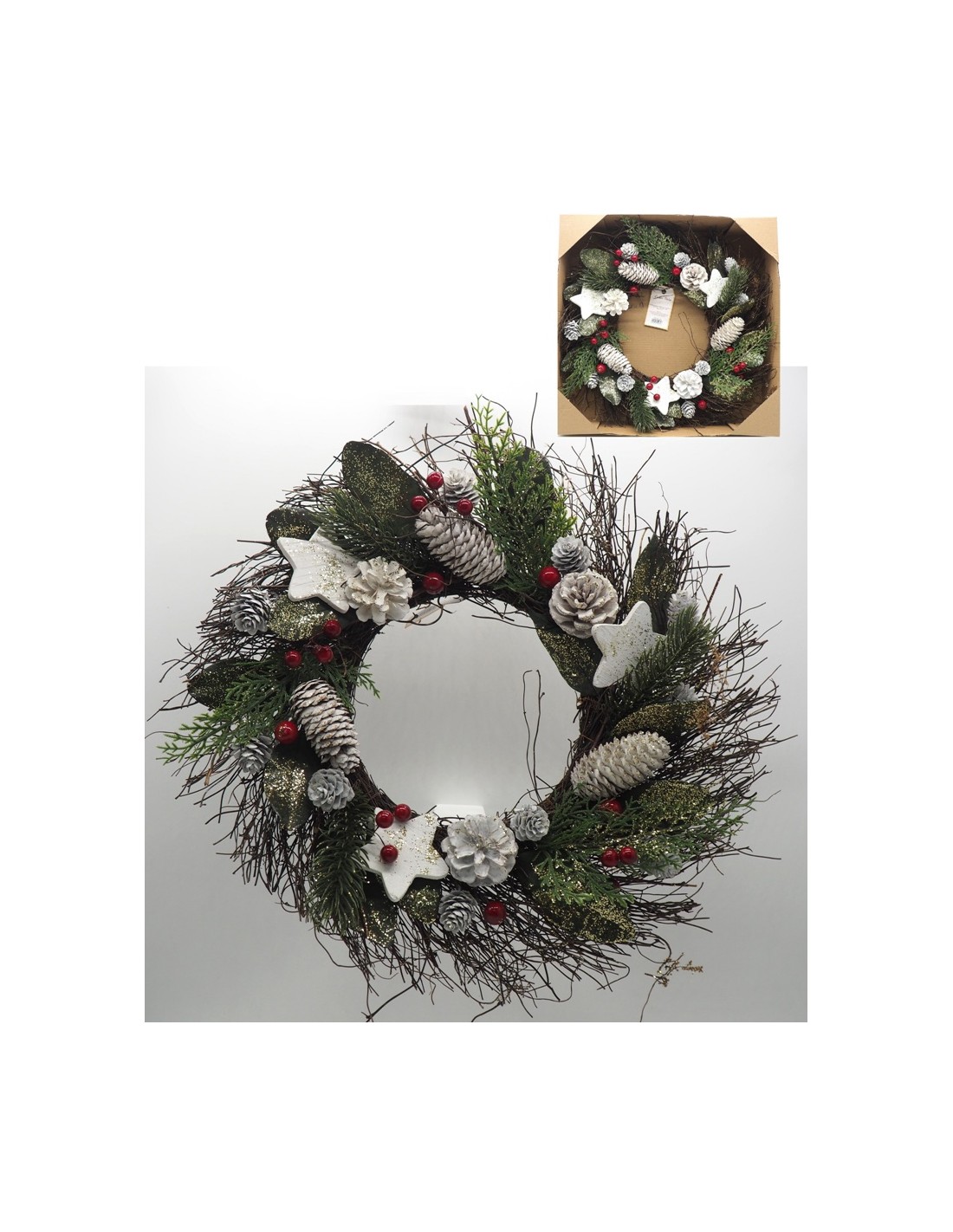 BOE E GHIRLANDE: vendita online CORONA RAMI D40CM CON PIGNE STELLE E BACCHE ROSSE in offerta