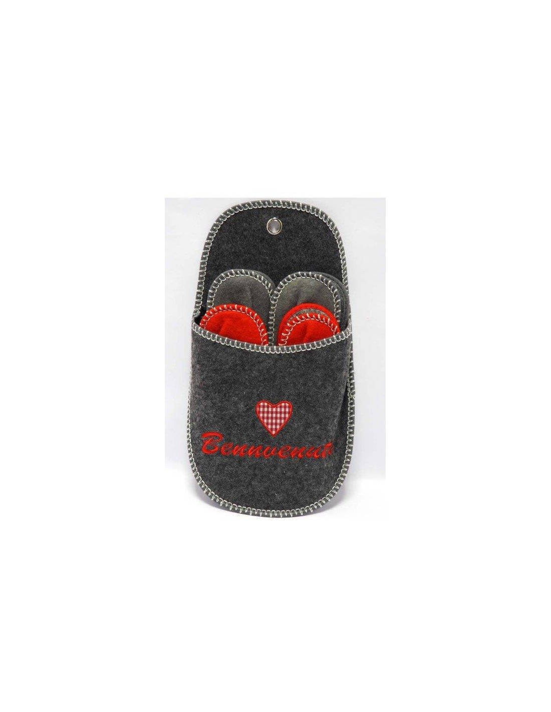 OGGETTISTICA NATALE: vendita online CIABATTONE 54X31CM CASA DOLCE CASA CON 4 PAIA CIABATTE in offerta