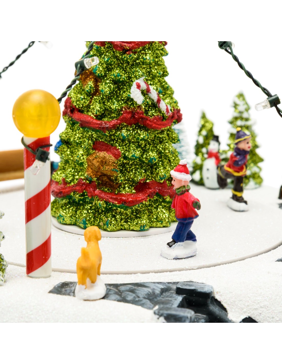 GIOSTRINE E VILLAGGI: vendita online Villaggio Paesaggio Innevato con Pattinatori e Albero di Natale - Musica e Giochi di Luc...