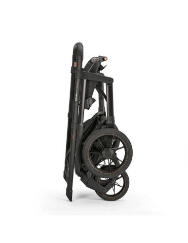 TRIO: vendita online Telaio Inglesina Aptica XT Black – Comodità e Manovrabilità per Ogni Passeggiata in offerta