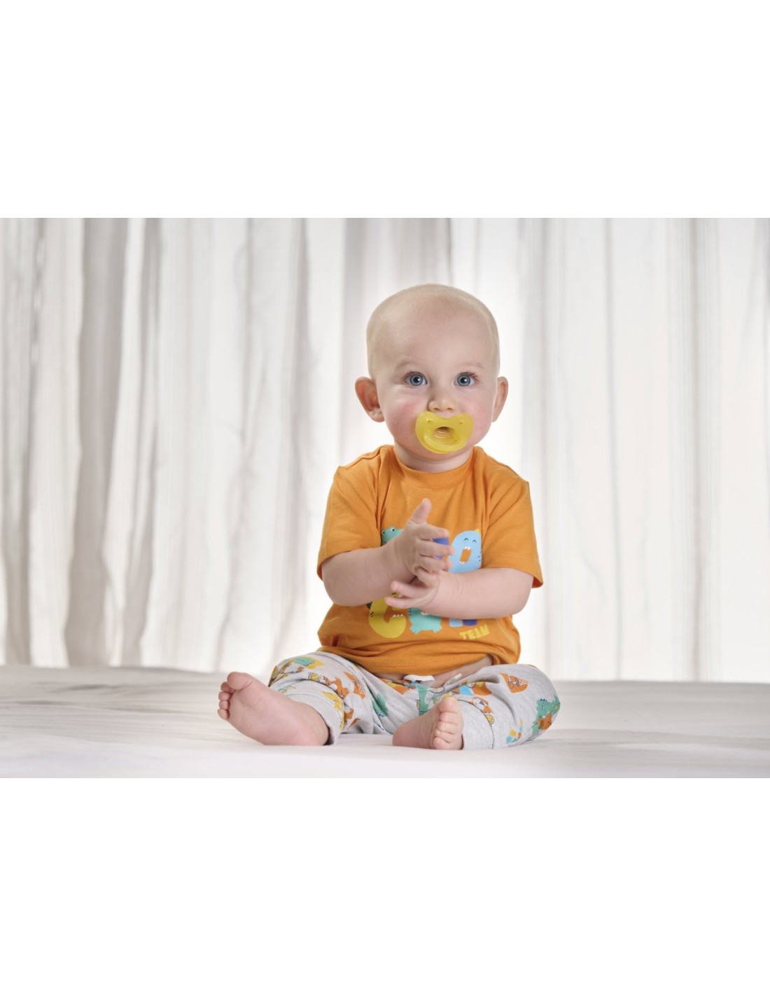 Il Gommotto Luxe Fluo di Chicco è il succhietto ideale per bambini dai 2 ai 6 mesi. Completamente in silicone morbido, è pensa