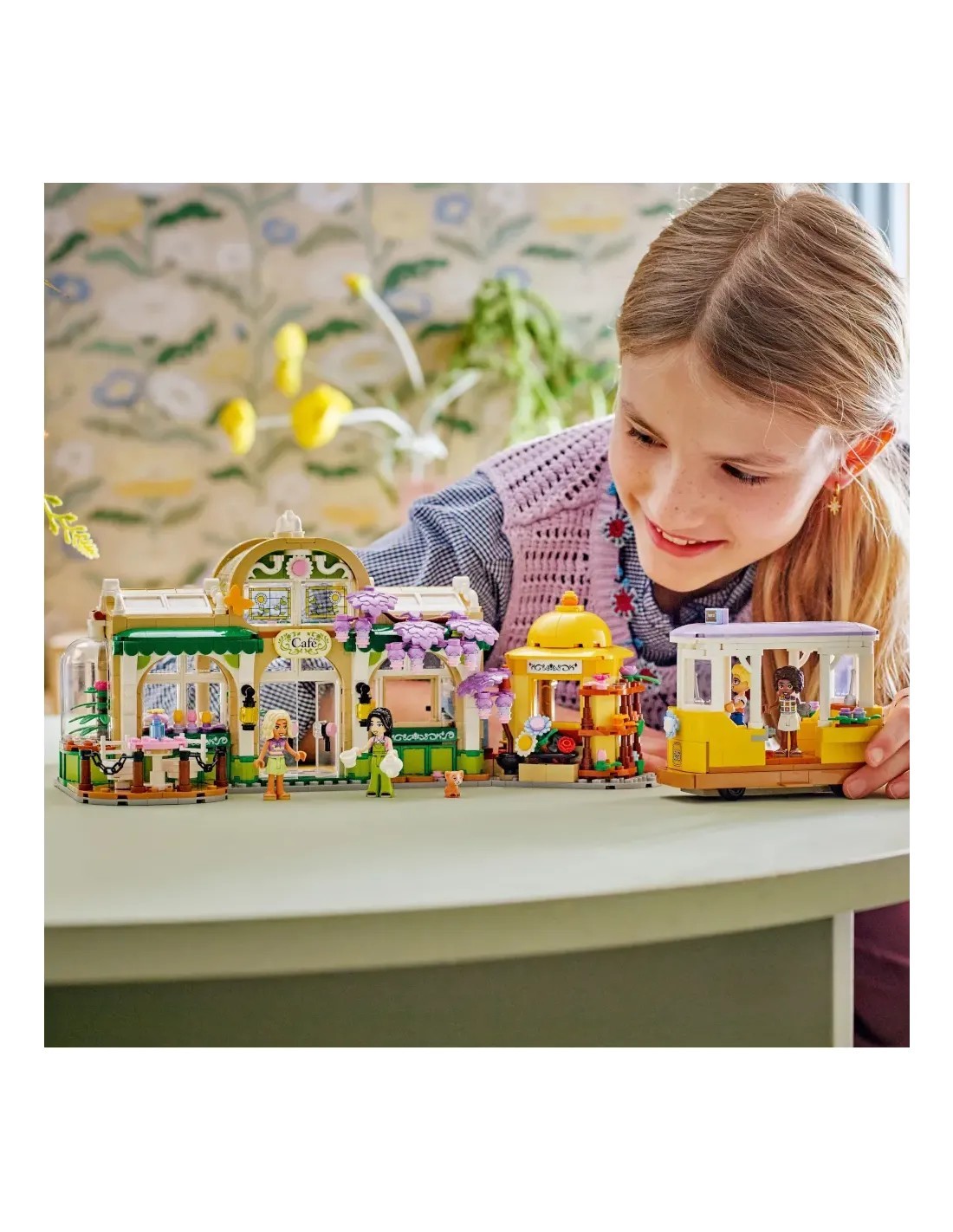LEGO Friends Caffè delle Piante, negozio di fiori e tram 42671 | shopincasa.it