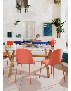 TAVOLI: vendita online Tavolo da pranzo Jorel, 180x90 cm, vetro temperato, metallo effetto rovere, rettangolare in offerta