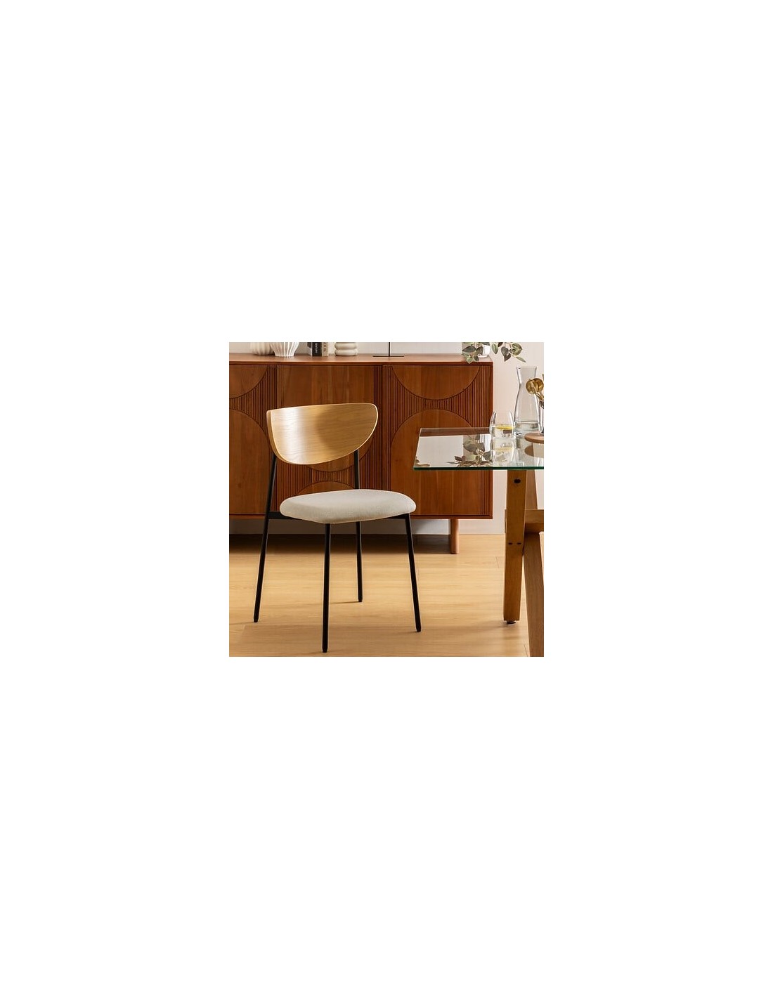 SEDIE: vendita online Sedia Jaisa, seduta in tessuto beige, schienale in legno, gambe in metallo, 50 x 50 x 81 cm in offerta