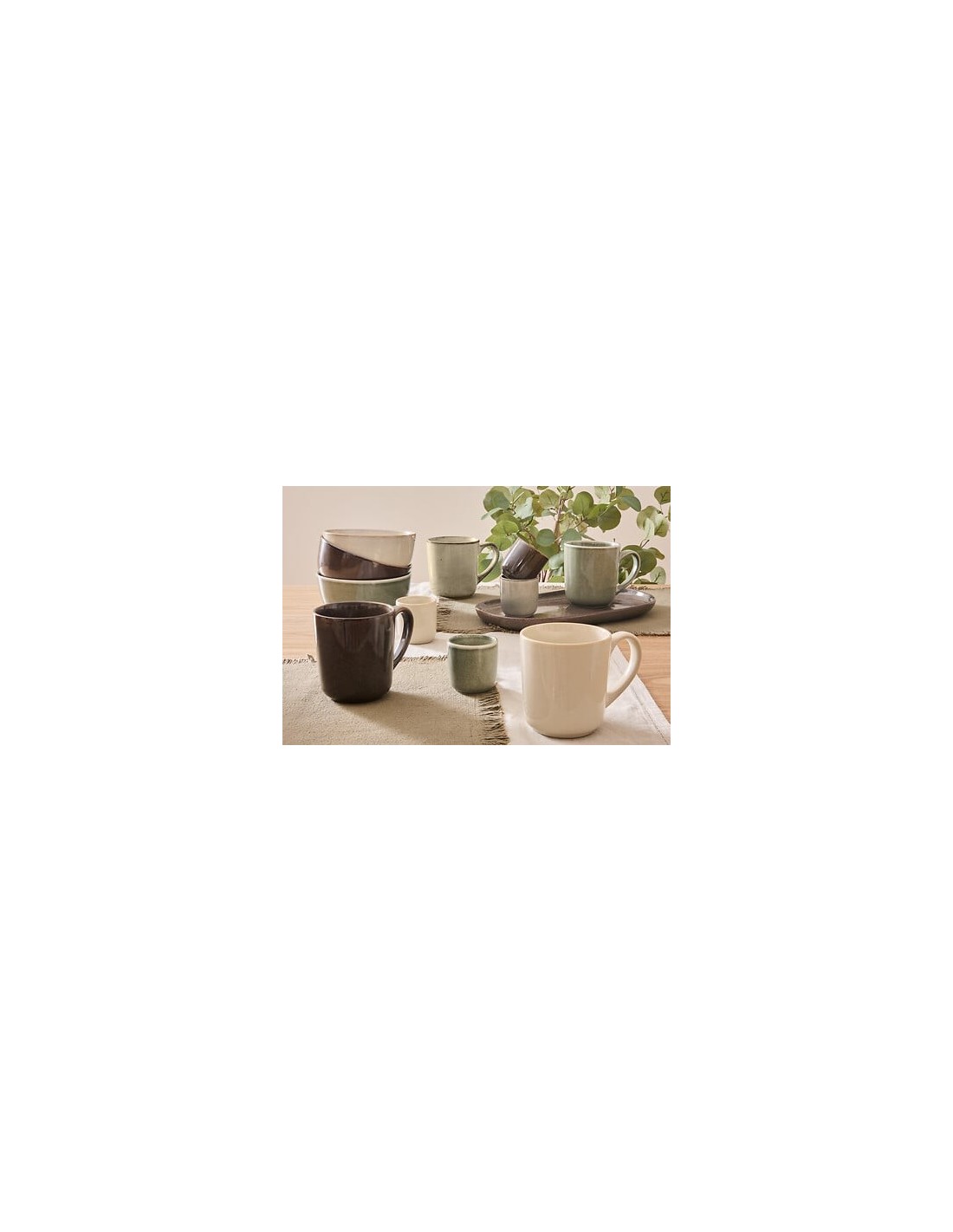 PIATTI: vendita online Piatto Ceramica Verde Kaki, Terre Inconnue, 31 x 17,5 x 2,6 cm, Stoneware, Elegante in offerta