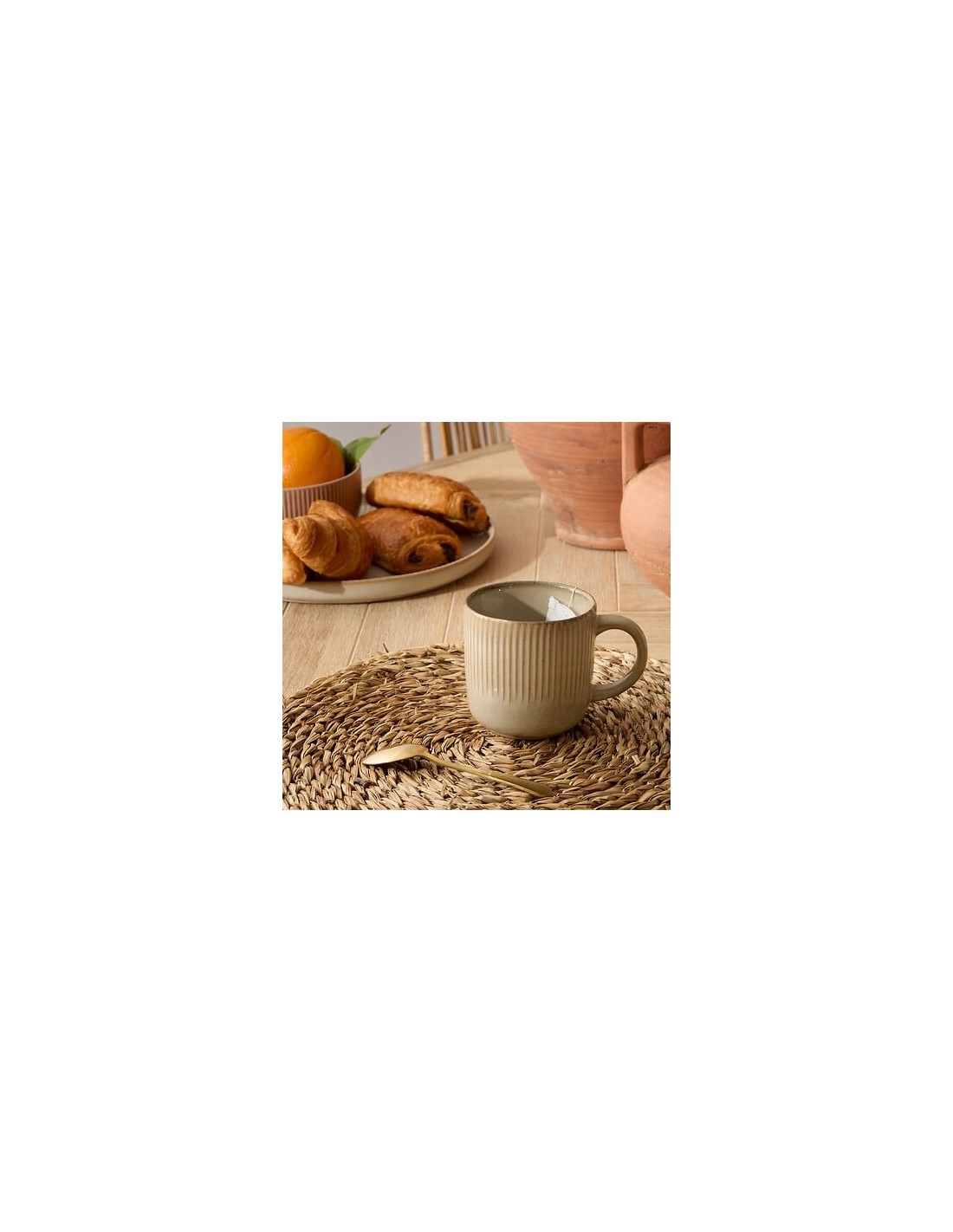 TAZZE CAFFE' E LATTE: vendita online Tazza Chloé 36 cl, Stoneware beige, 12 x 8,8 x 9 cm, collezione Bellissima in offerta