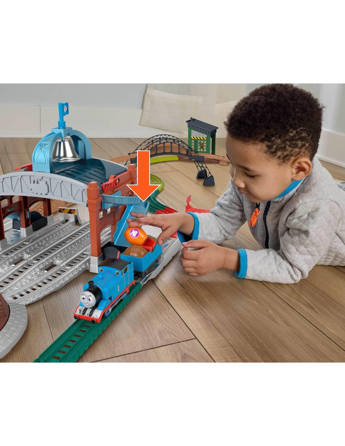 GIOCATTOLO PUBBLICIZZATO: vendita online Thomas & Friends Pista Motorizzata Centro di Consegna Barili in offerta