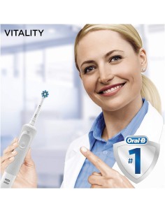 Oral-B Vitality 100 3D White Spazzolino Elettrico Ricaricabile | shopincasa.it