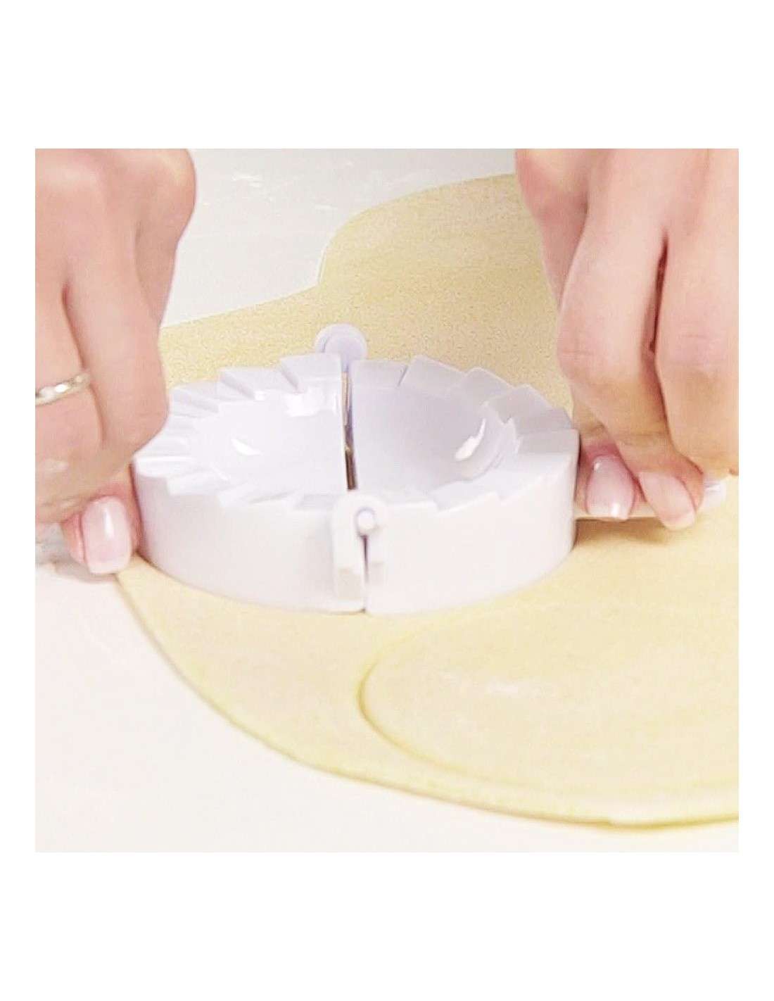 Shopincasa.it | Metaltex Set 3 Forme per Ravioli in Plastica, Diametri 9-12-15 cm