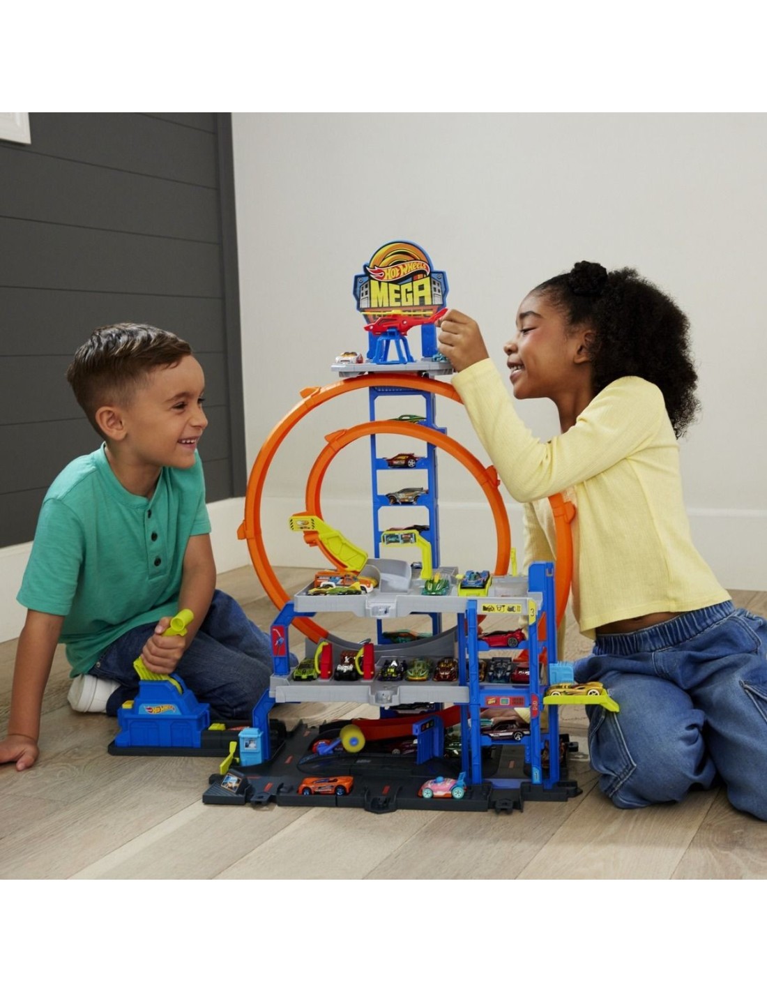 Hot Wheels JBM74 Mega Loop Garage playset con ascensore e loop | Shop in Casa