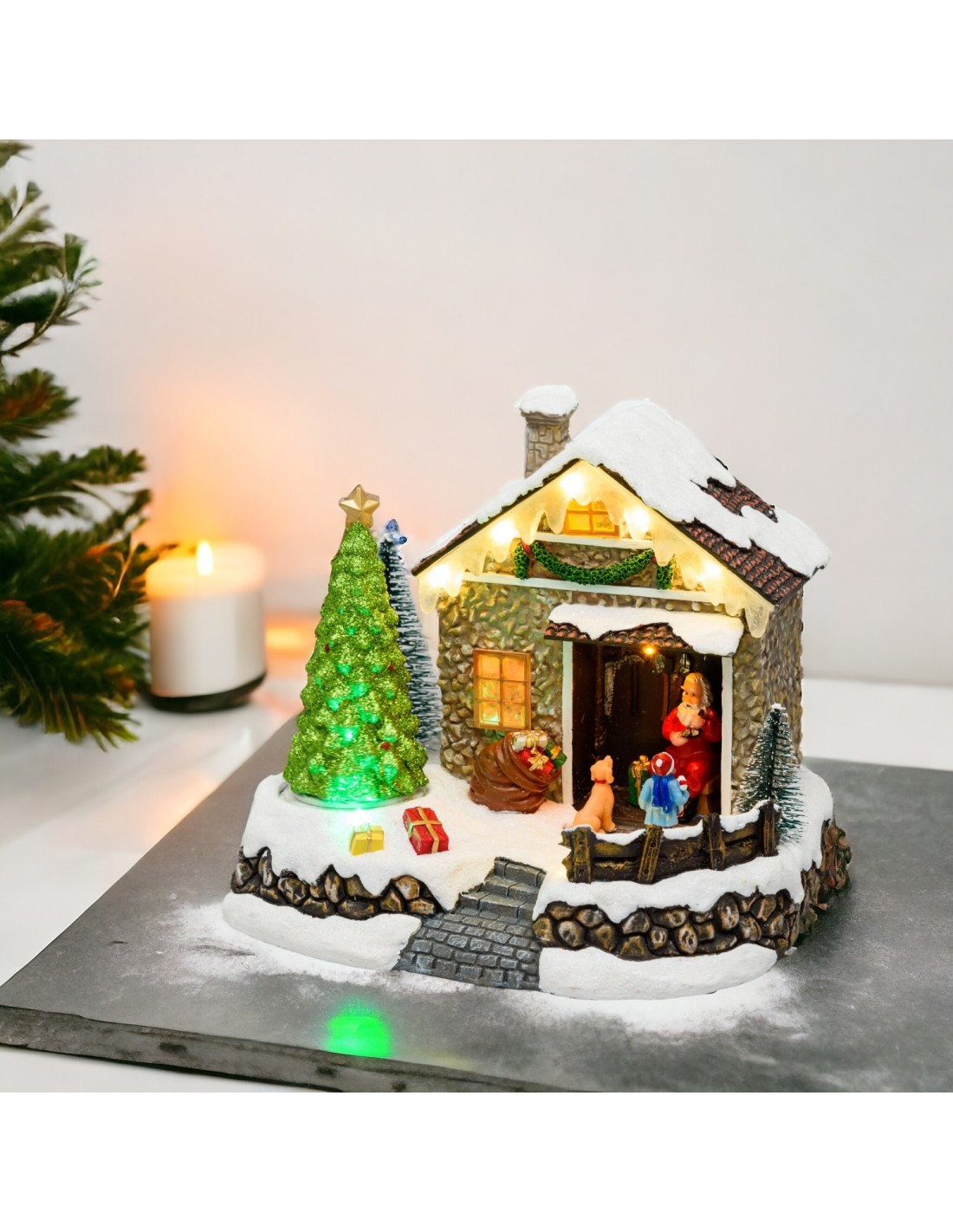 GIOSTRINE E VILLAGGI: vendita online Villaggio di Natale Casa di Babbo Natale 20x17cm, Albero Rotante, LED Colorati, Batteria...