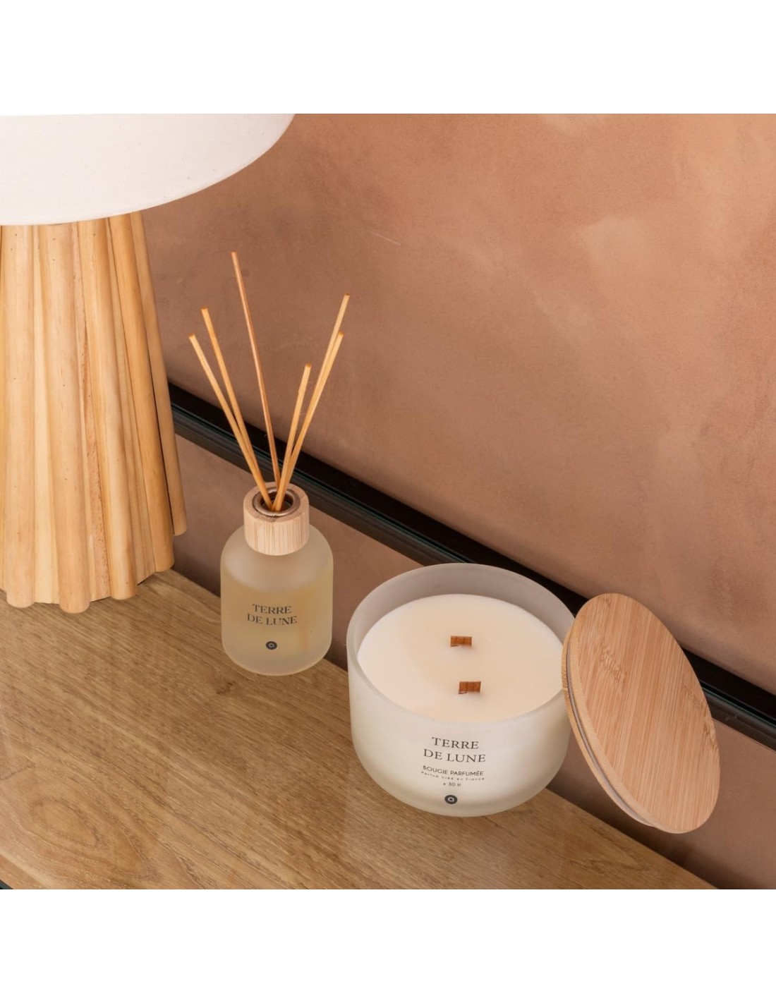 Candela profumata Terre de Lune Petali di Muschio 420 g | shopincasa.it