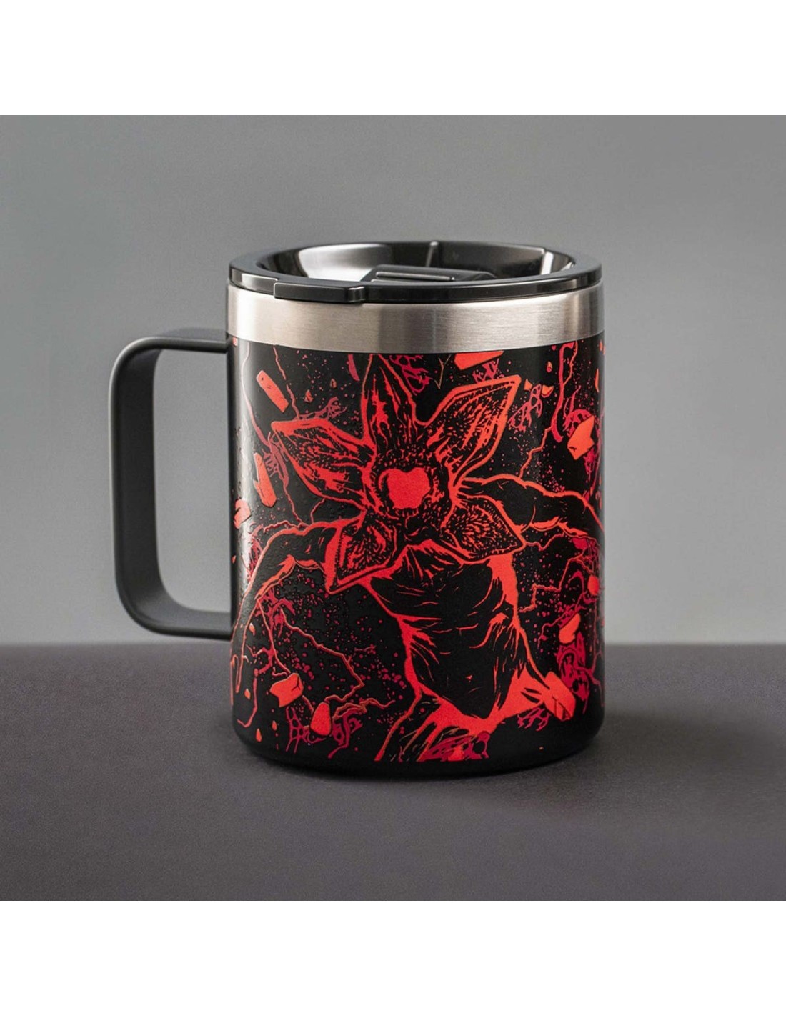 TAZZE CAFFE' E LATTE: vendita online Bialetti Stranger Things Mug con Manico e coperchio 420ml – Capsule Collection Ufficiale...