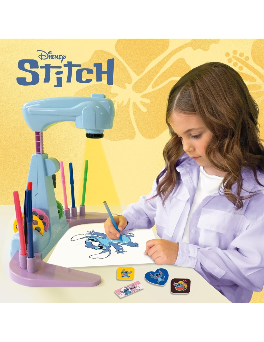 PRESCOLARI: vendita online PROIETTORE DI STITCH, IMPARA A DISEGNARE, 4 DISCHETTI IMMAGINI, PENNARELLI COLORATI, STICKERS, FOG...