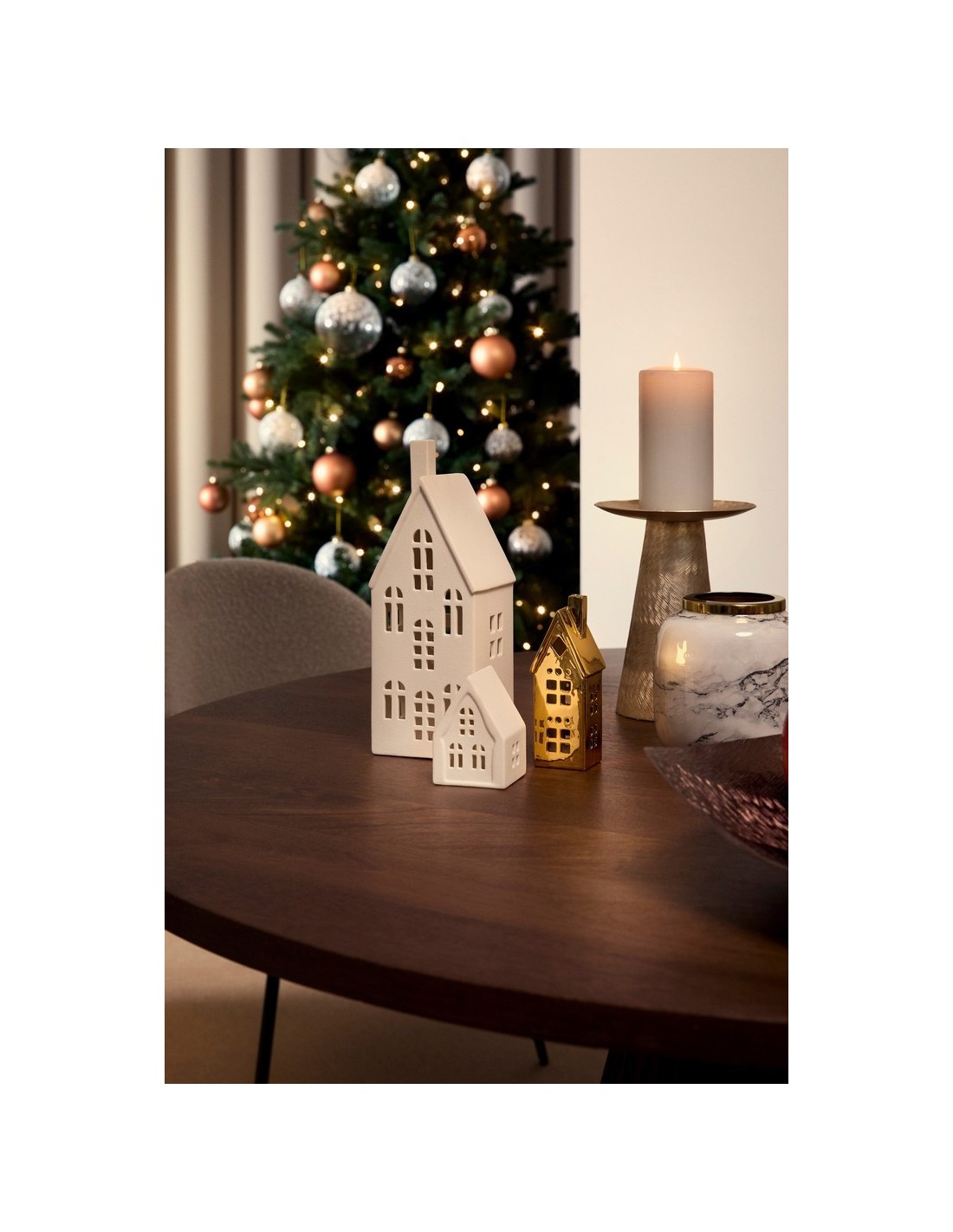 OGGETTISTICA NATALE: vendita online Casetta Dickens Cuore oro con LED H12,8cm in porcellana, decorazione natalizia luminosa a...
